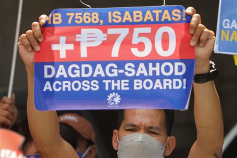 DOLE raises minimum wage in Northern Mindanao .